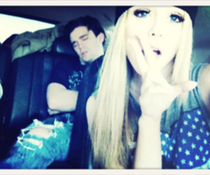 tumblr_mg6l8sQiGn1s0ajc9o1_500_thumb