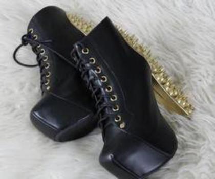 541671_316808841757122_1177923483_n_thumb