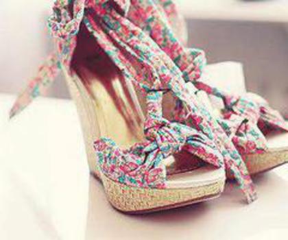 293979_253044764738064_375579665_n_thumb