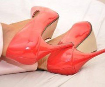 298730_263947776981096_167582581_n_thumb