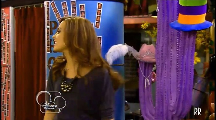 Nu![intorcandu-se catre asistenta] - Episodul 1-TERMINAT