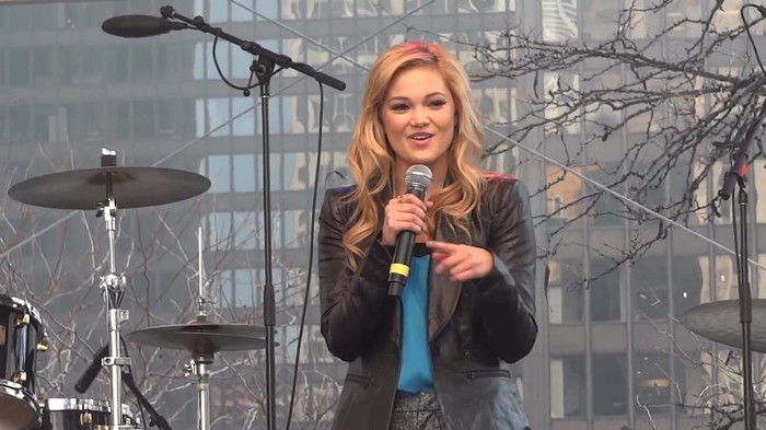 Fearless- Olivia Holt in Chicago 039