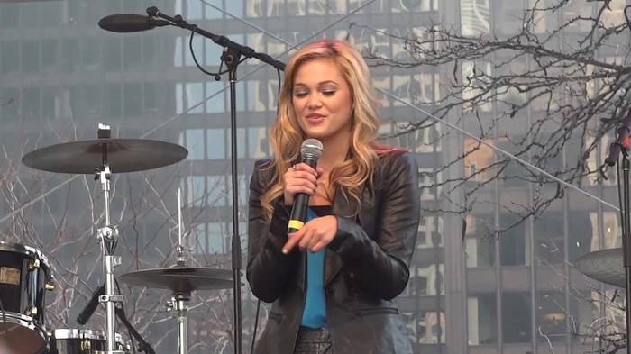 Fearless- Olivia Holt in Chicago 040