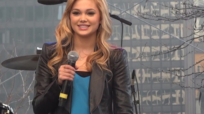 Fearless- Olivia Holt in Chicago 088