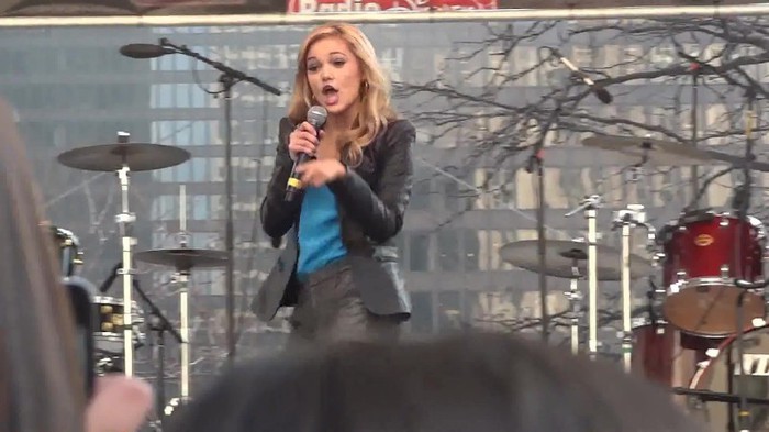 Fearless- Olivia Holt in Chicago 306 - Fearless - Olivia - Holt - in - Chicago