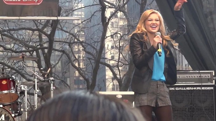 Fearless- Olivia Holt in Chicago 500