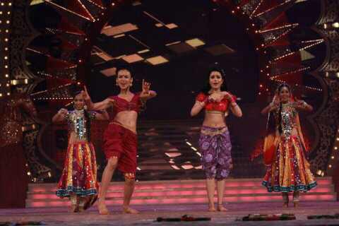 302890_397160430358279_293769025_n