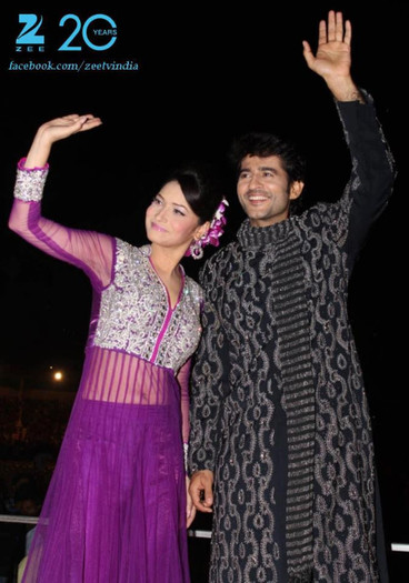 424961_396836770390645_127228507_n