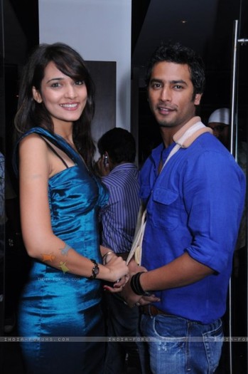 103998-neha-and-shehbaz-in-star-one-dill-mill-gayye-party-at-vie-loung - Sehban Azim