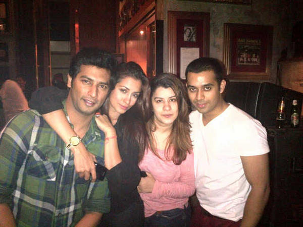 A7SYuMOCcAAU3UE A7SYuMOCcAAU3UE