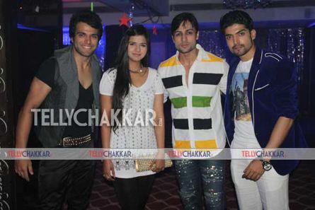 21677_384940184913637_331739523_n