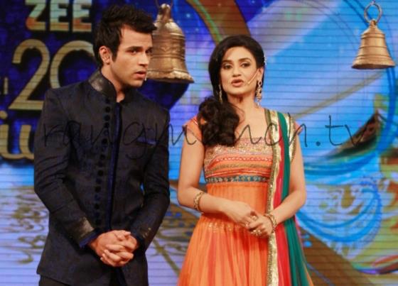 46493_384881964919459_1941092421_n - 2-Arjun si Purvi