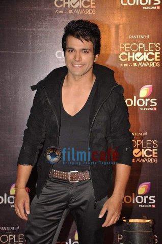 149829_383323781741944_1697182433_n - 2-Arjun si Purvi