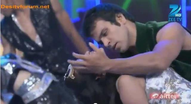 292874_373611929379796_1693352891_n - 2-Arjun si Purvi