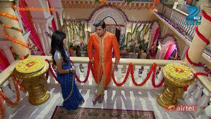 546257_371741866233469_1906859491_n - 2-Arjun si Purvi