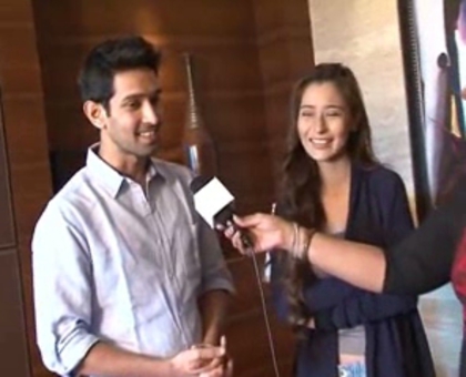 00_02_02 - sara khan22