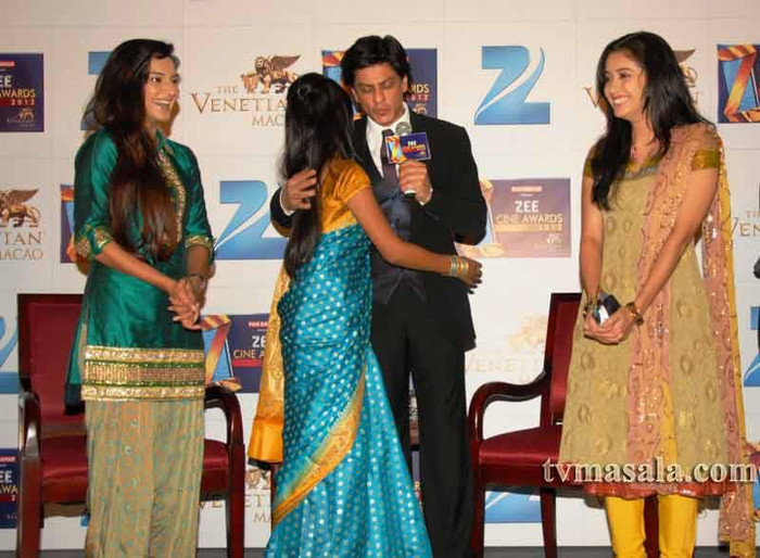 425762_252684741472516_1466998278_n