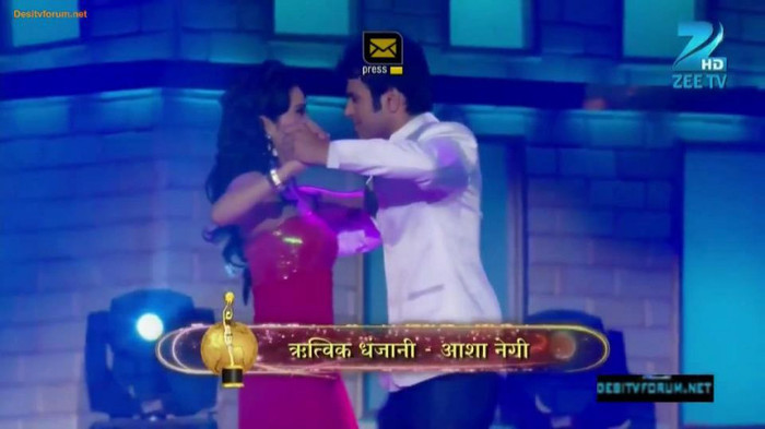 556464_357563700984619_1758785240_n