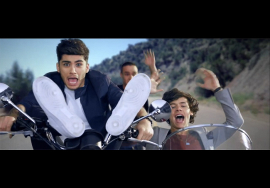 1 - 53 day with kiss you one direction