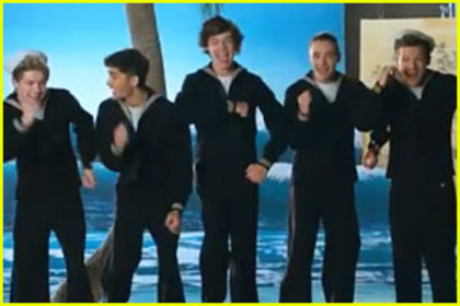 4 - 53 day with kiss you one direction