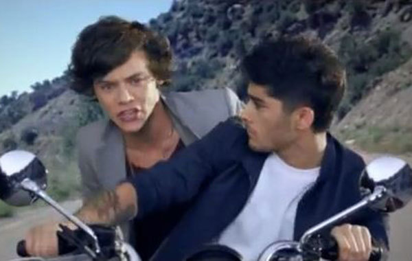 7 - 53 day with kiss you one direction