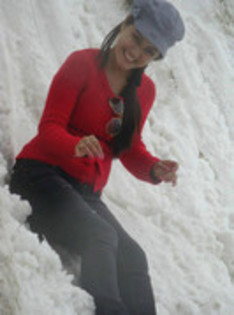 78713238_CCHRDTR3 - Hina Khan