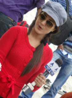78713409_WSGJQWH - Hina Khan