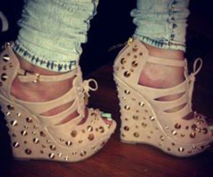 535765_324770330925162_280853508_n_thumb