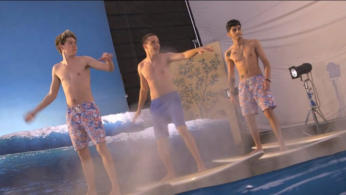 27 - 53 day with kiss you one direction