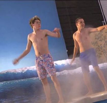 28 - 53 day with kiss you one direction