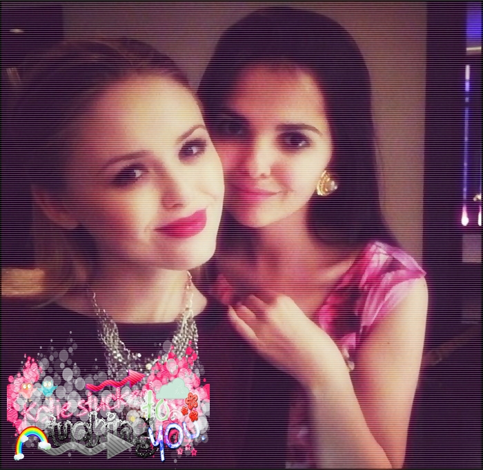 ; șteu ;;) cum sunt eu cu ailaltă ;-? carla , wtvr =)))) nu tre să fie geloasă -.- știe de ce =;
