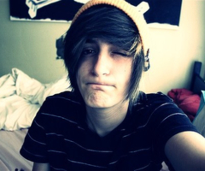 tumblr_mg6zovqSoA1rhuj29o1_500_thumb - xo_Emo_xo