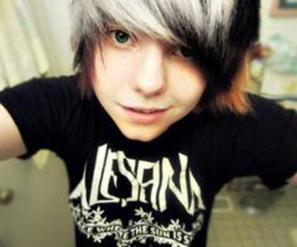 215693_108268436015173_181378797_n_thumb - xo_Emo_xo