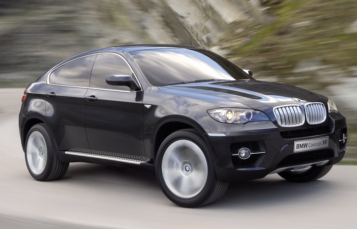 BMW x6; Motorul dezvolta o putere de 306 CP si poate sa atinga 100km/h in doar 6,7 secunde.Viteza maxima limitata electronic este de 240km/h.
