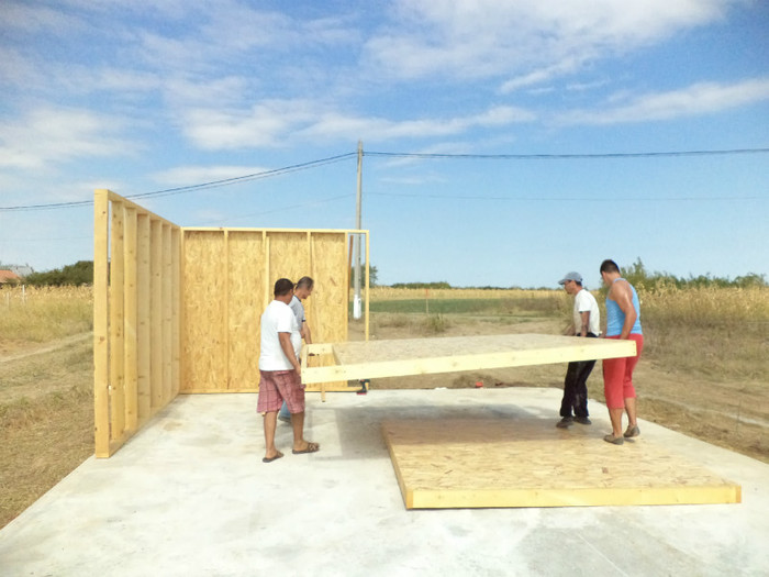 DSC00743 - 01 - Inceputul gospodariei noastre 2012