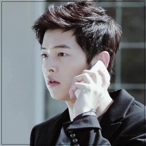 ;- .ii suna telefonul;raspunde.Hyun..ce na..:-l..binee.:-s..byes :-h.. .pleaca.