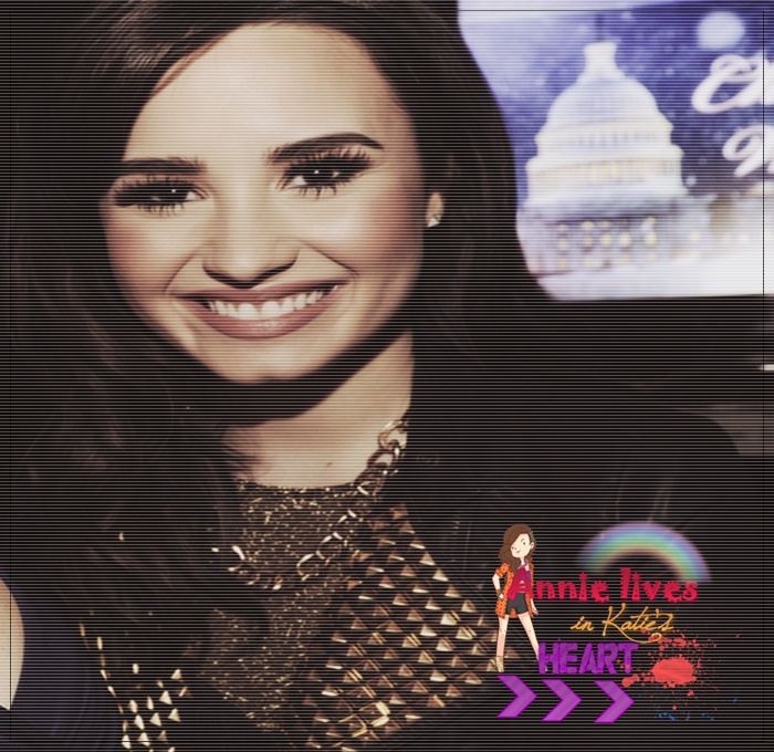 ∞　.♥; aşa te vreau ;;3. # se joacă-n părul lui - închizând ochii ; - huh - dem owns HER private room