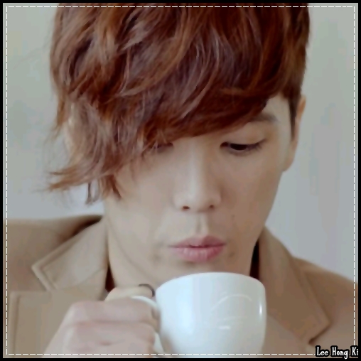 ~ ..|Se intoarce band cafea| ..Si.. asta e intrunirea de la amiaza? :) ..:-? ..