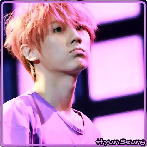 ~ ..|se trezeste| ..Huh? :| ..ce vrei? ..8-| ..