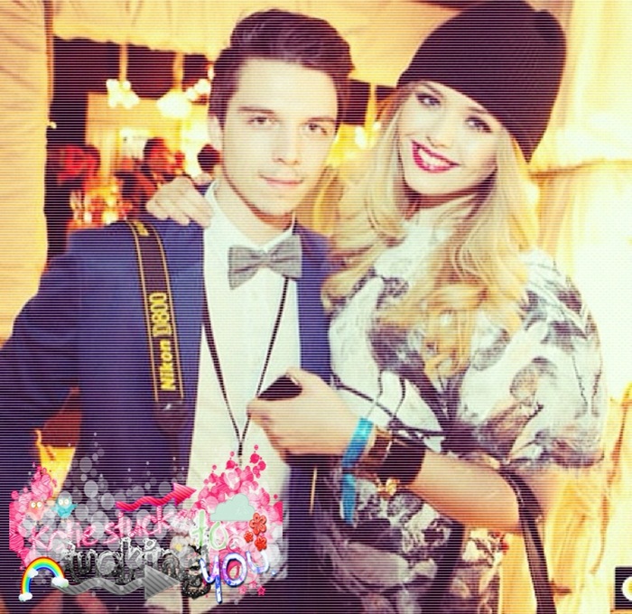 ; când eu te întreb : ce pățiși tu , NADAA , NIMICC -.- # annieh + click +; opaaaaaa , neațaaa + try =; # hazză
