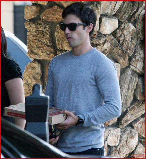 MILO-milo-ventimiglia-2639097-938-1024