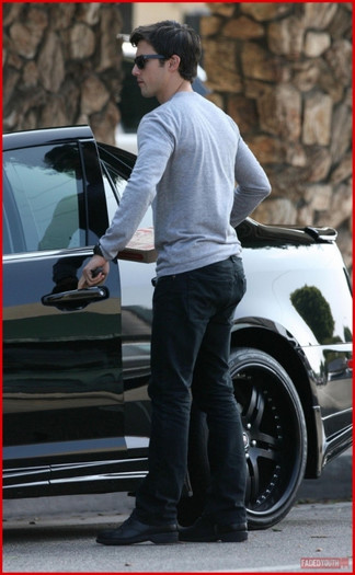 MILO-milo-ventimiglia-2639098-633-1024
