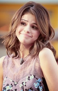 [se uita in jur si asa era doar ei erau jos] :)) Haide :)) sa ciocnim :)) - xX Parte x1 Xx