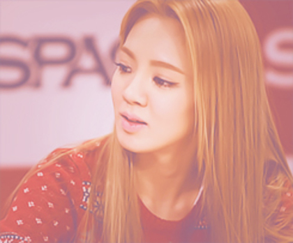 Beautiful Hyoyeon :x .