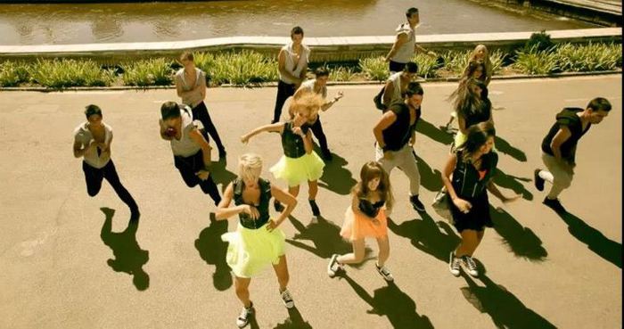 418777_365099296897504_1751497775_n