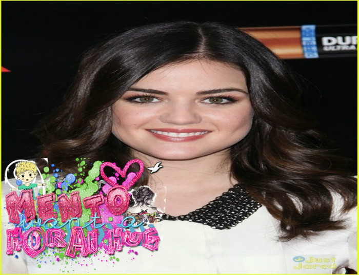 ▲il prinde de mana in semn de salut :-?▲Lucy Karen Hale,incantata :)#Niall James Horan