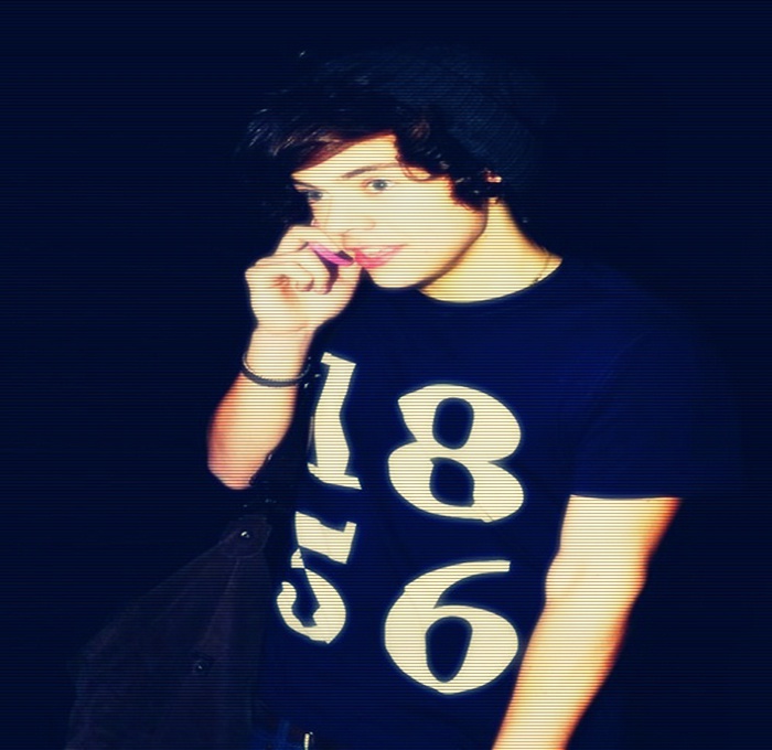 ». nu sunt. malik b-). fara pelerina ;;). + tyt. ^^ [ unicorn. ;