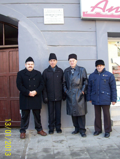 100_4148 - Dezvelire de placa comemorativa la Sighisoara in 26 noe 2011 a folcloristului Gh Cernea de catre Soc