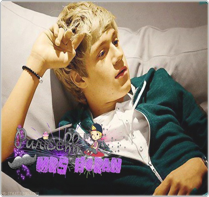 __. Dece fwă ?! o.O #Annieh + *schițează un zâmbet* Waai ; ne uităm și noi la tv ;;) VĂD . #Alle