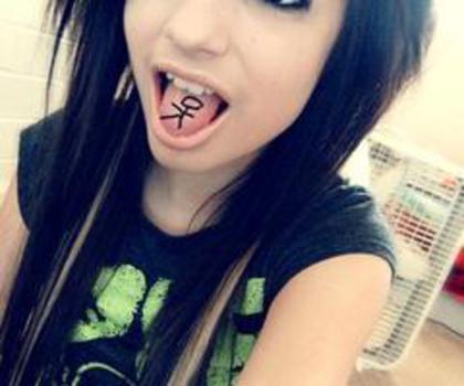 249962_459776784070281_67957300_n_thumb - xo_Emo_xo
